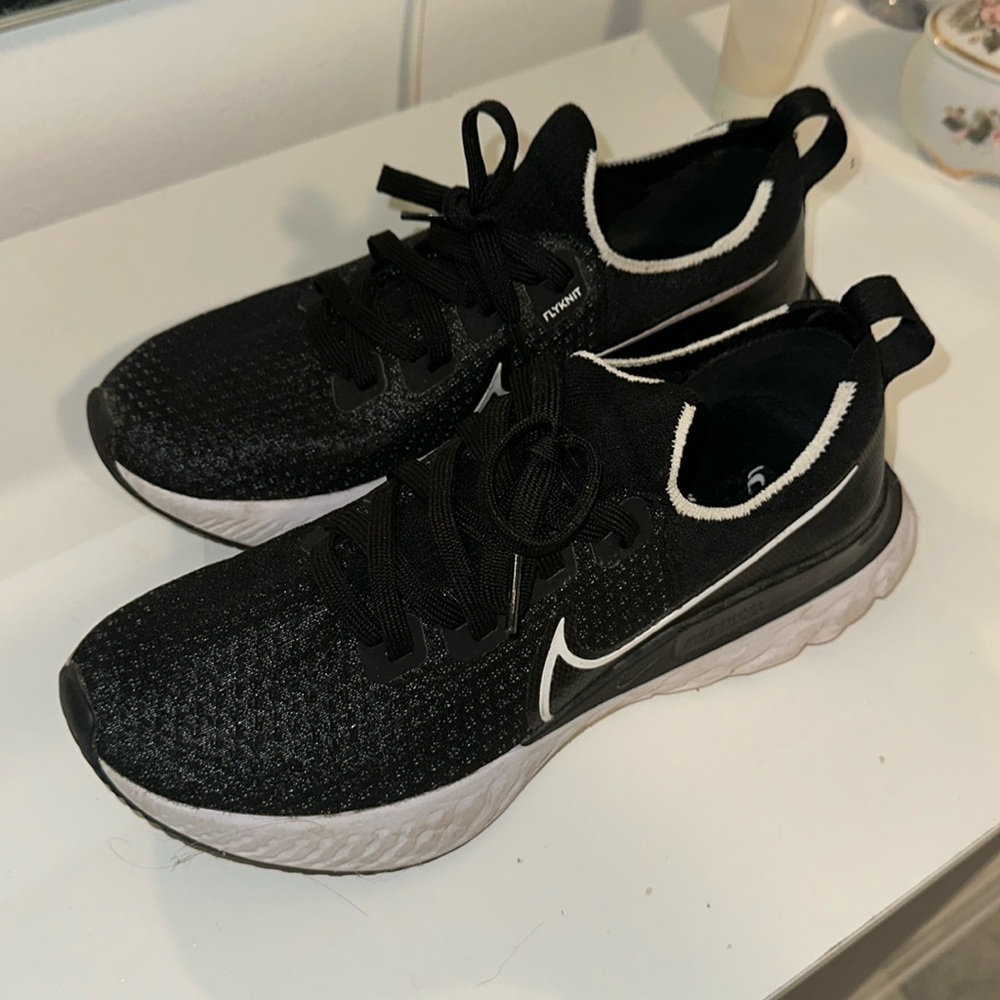 Flyknit Nike sneakers